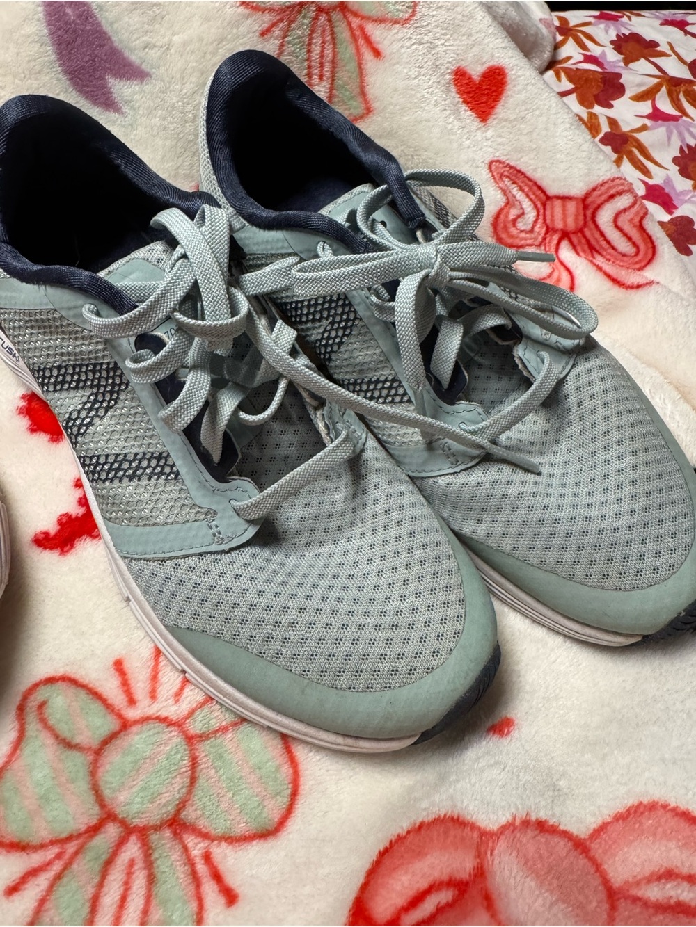 New Balance Women's Pale Green Mesh Athletic Sneakers